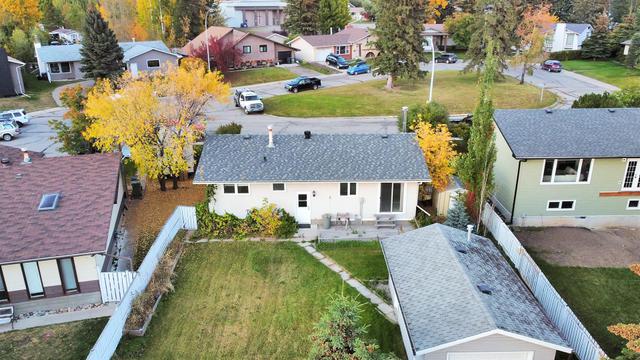 5707 53 Avenue, House detached with 3 bedrooms, 2 bathrooms and 2 parking in Rocky Mountain House AB | Image 3