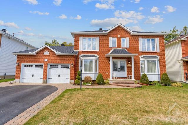 14 Spindle Way, House detached with 4 bedrooms, 3 bathrooms and 6 parking in Ottawa ON | Image 3