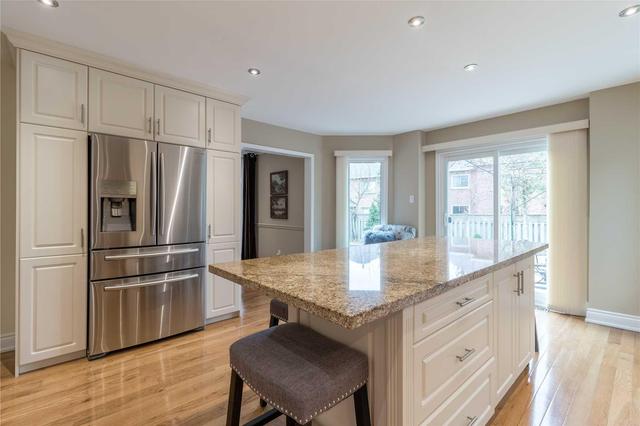 1146 Jonathan Dr, House detached with 5 bedrooms, 6 bathrooms and 4 parking in Oakville ON | Image 7