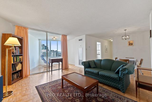2305 - 3700 Kaneff Cres, Condo with 1 bedrooms, 1 bathrooms and 2 parking in Mississauga ON | Image 3