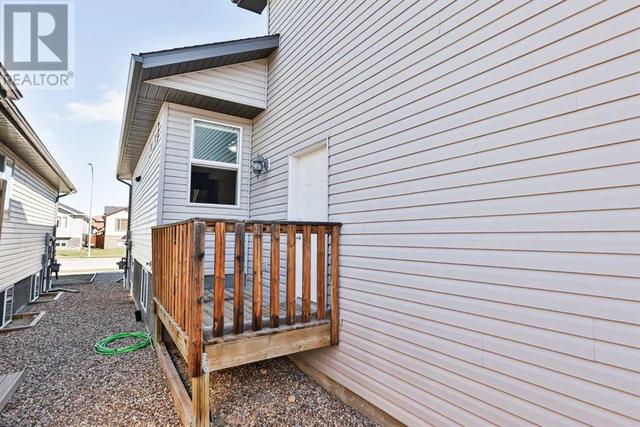 54 Sunridge Boulevard W, House detached with 3 bedrooms, 3 bathrooms and 4 parking in Lethbridge AB | Image 27