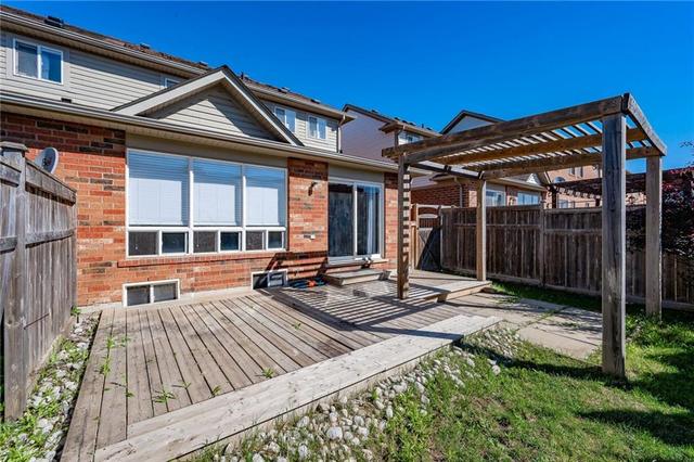4020 Donnic Drive, House attached with 3 bedrooms, 2 bathrooms and 1 parking in Burlington ON | Image 36