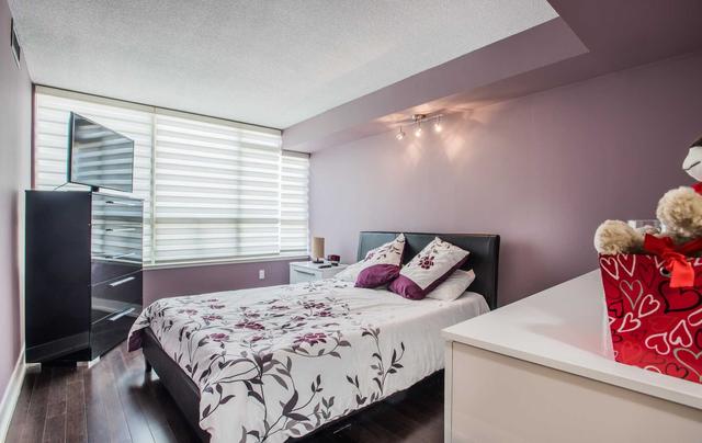 1107 - 400 Webb Dr, Condo with 2 bedrooms, 2 bathrooms and 1 parking in Mississauga ON | Image 9