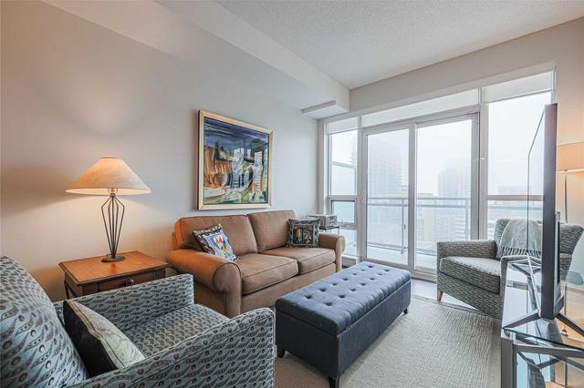 1613 - 98 Lillian St, Condo with 1 bedrooms, 1 bathrooms and 1 parking in Toronto ON | Image 2