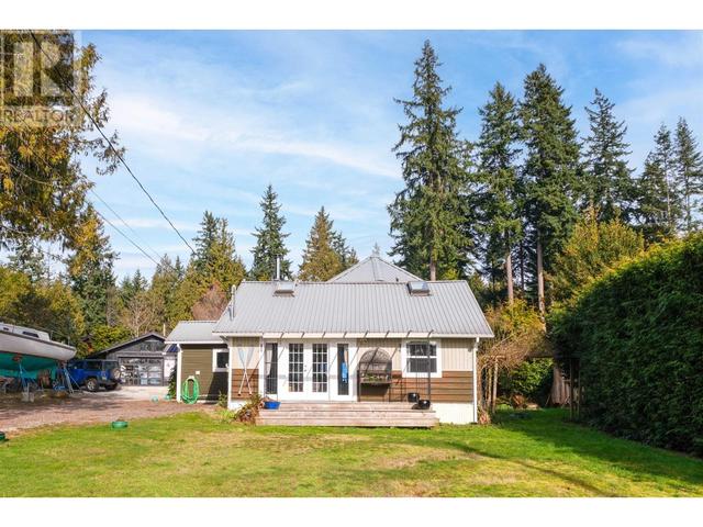 8098 Redrooffs Road, House detached with 2 bedrooms, 2 bathrooms and 6 parking in Sunshine Coast B BC | Image 24