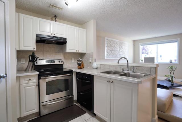1 - 1823 35 Street Se, Condo with 2 bedrooms, 2 bathrooms and 1 parking in Calgary AB | Image 11