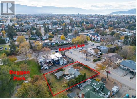 1485 Highland Drive S, House detached with 3 bedrooms, 2 bathrooms and 5 parking in Kelowna BC | Card Image