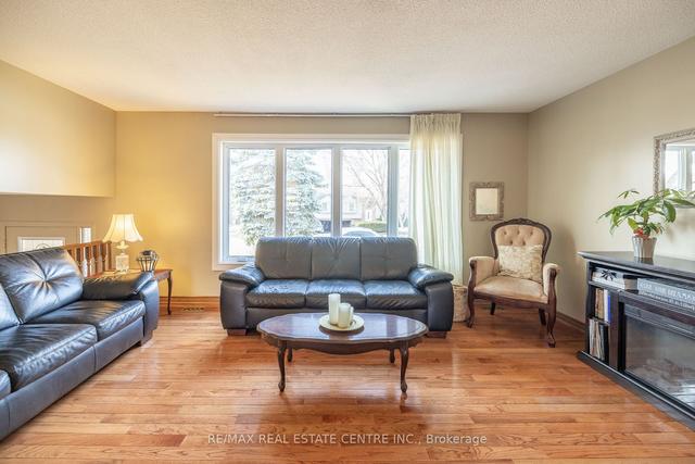 18 Northwood Cres, House detached with 3 bedrooms, 3 bathrooms and 6 parking in Guelph ON | Image 35