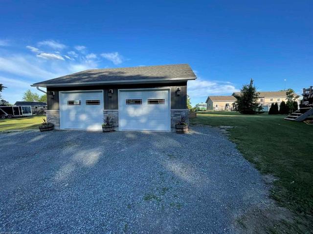 1415 Rickards Road, House detached with 3 bedrooms, 3 bathrooms and 8 parking in South Frontenac ON | Image 3