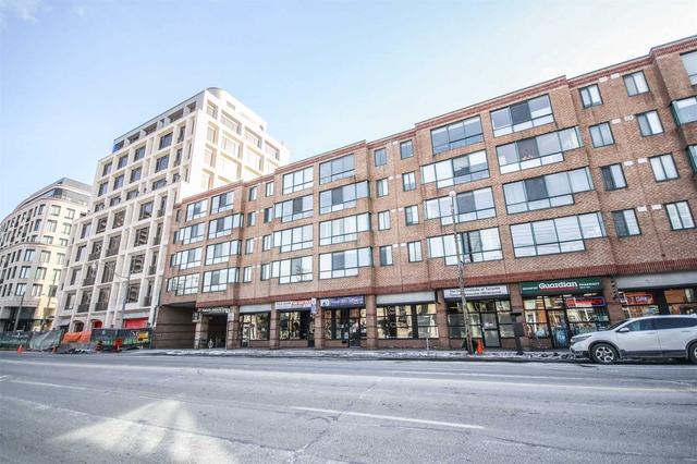 212 - 225 Davenport Rd, Condo with 2 bedrooms, 2 bathrooms and 1 parking in Toronto ON | Image 1