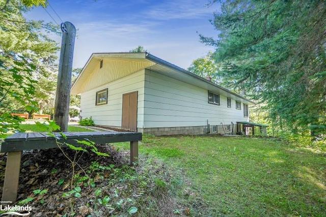 9259 Highway 118, House detached with 2 bedrooms, 1 bathrooms and 7 parking in Minden Hills ON | Image 35