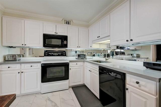 1703 - 1400 Dixie Rd, Condo with 2 bedrooms, 2 bathrooms and 1 parking in Mississauga ON | Image 13
