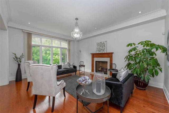1853 Ivygate Crt, House detached with 4 bedrooms, 6 bathrooms and 9 parking in Mississauga ON | Image 3