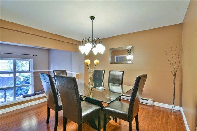 23 Briar Path, Townhouse with 3 bedrooms, 2 bathrooms and 1 parking in Brampton ON | Image 5