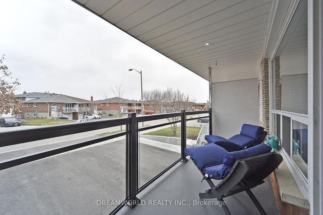 47 Cabana Dr, House semidetached with 3 bedrooms, 3 bathrooms and 4 parking in Toronto ON | Image 16