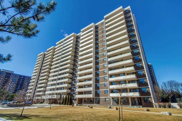 1405 - 3 Lisa St, Condo with 3 bedrooms, 2 bathrooms and 1 parking in Brampton ON | Image 8