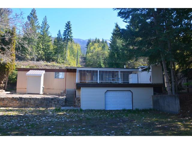 12830 Highway 3a, House detached with 3 bedrooms, 1 bathrooms and null parking in Central Kootenay A BC | Image 20