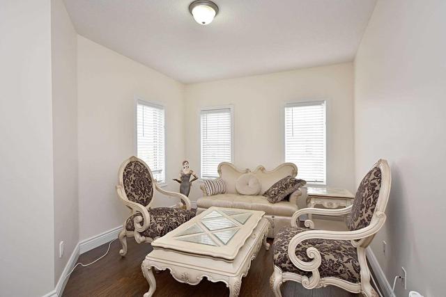 867 Oasis Dr, House semidetached with 3 bedrooms, 3 bathrooms and 2 parking in Mississauga ON | Image 13