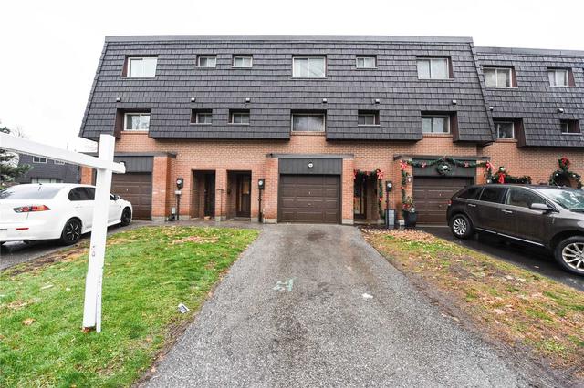 83 Darras Crt, Townhouse with 3 bedrooms, 2 bathrooms and 1 parking in Brampton ON | Image 23
