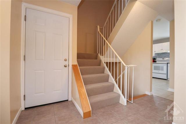 66 Knollsbrook Drive, Home with 3 bedrooms, 2 bathrooms and 3 parking in Ottawa ON | Image 15