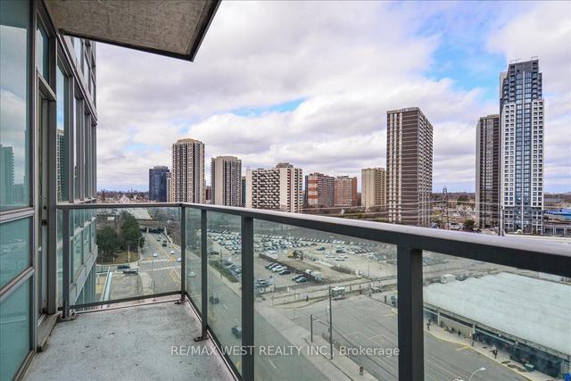1004 - 3391 Bloor St W, Condo with 2 bedrooms, 2 bathrooms and 1 parking in Toronto ON | Image 9