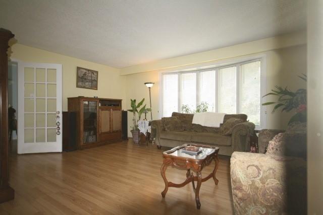 80 Marica Ave, House detached with 3 bedrooms, 3 bathrooms and 6 parking in Oshawa ON | Image 5
