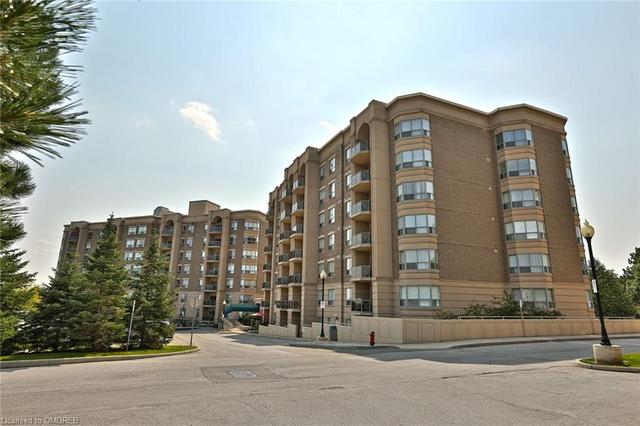108 - 2085 Amherst Heights Drive, House attached with 2 bedrooms, 2 bathrooms and 1 parking in Burlington ON | Image 1