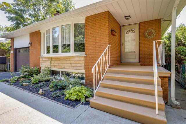 2188 Stanfield Rd, House detached with 3 bedrooms, 2 bathrooms and 5 parking in Mississauga ON | Image 1