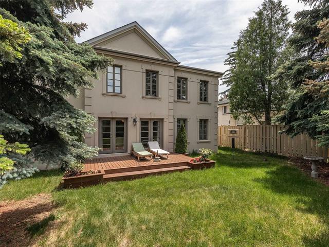 10 Elmira Crt, House detached with 5 bedrooms, 5 bathrooms and 6 parking in Toronto ON | Image 32