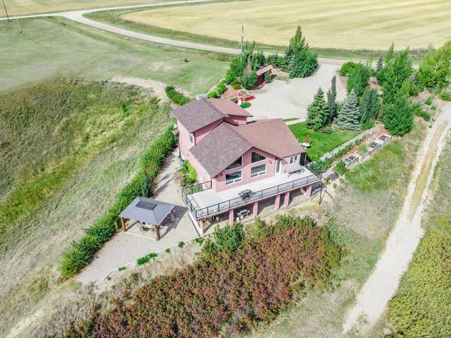 255075 Township Road 215a, House detached with 4 bedrooms, 3 bathrooms and 5 parking in Wheatland County AB | Image 1