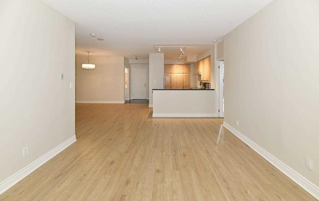 205 - 2 Aberfoyle Cres, Condo with 2 bedrooms, 2 bathrooms and 1 parking in Toronto ON | Image 5