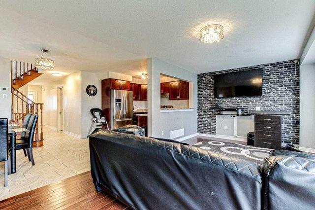 609 Baldwin Cres, House detached with 3 bedrooms, 3 bathrooms and 3 parking in Woodstock ON | Image 2