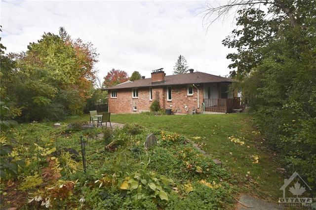 212 Amberly Court, House detached with 4 bedrooms, 3 bathrooms and 6 parking in Ottawa ON | Image 27