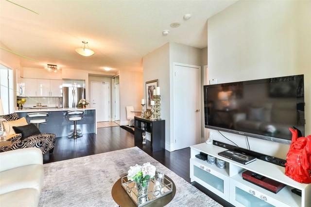1505 - 38 Fontenay Crt, Condo with 2 bedrooms, 2 bathrooms and 1 parking in Toronto ON | Image 3