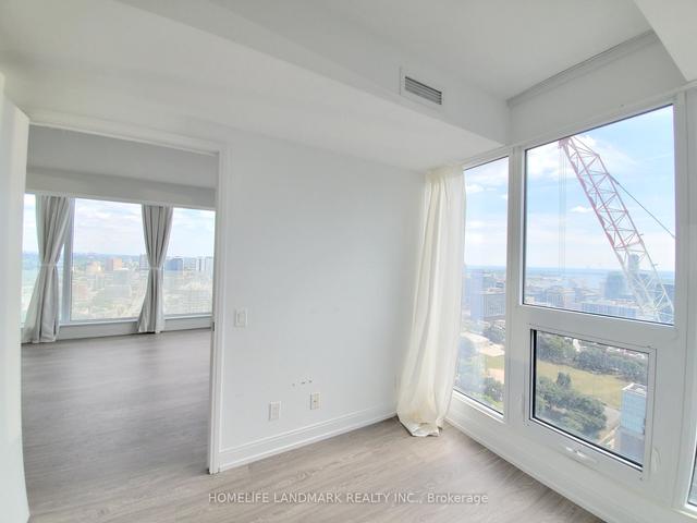 3505 - 181 Dundas St E, Condo with 2 bedrooms, 1 bathrooms and 0 parking in Toronto ON | Image 5