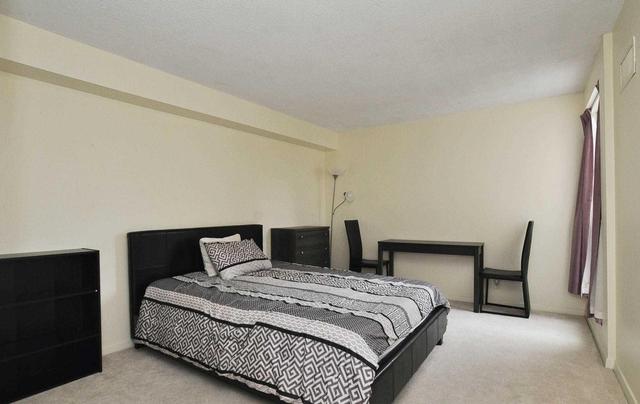 707 - 298 Jarvis St, Condo with 2 bedrooms, 2 bathrooms and 1 parking in Toronto ON | Image 5