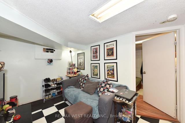 279 Margueretta St, House semidetached with 3 bedrooms, 4 bathrooms and 2 parking in Toronto ON | Image 19