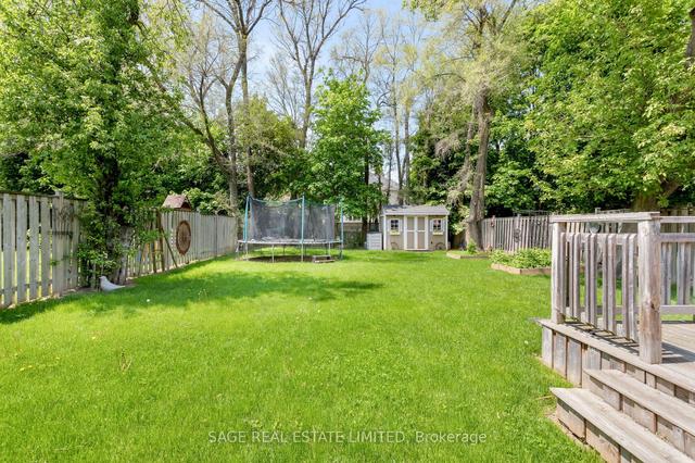 18 Northmount Ave, House detached with 4 bedrooms, 4 bathrooms and 3 parking in Toronto ON | Image 11