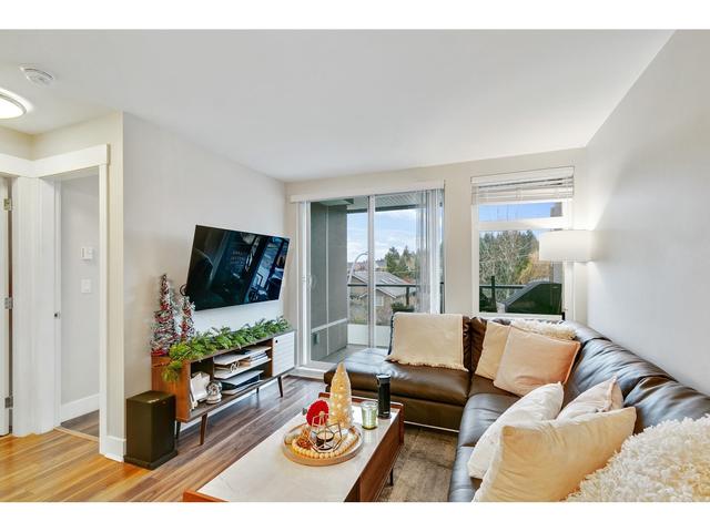 306 - 85 Eighth Avenue, Condo with 2 bedrooms, 1 bathrooms and 1 parking in New Westminster BC | Card Image