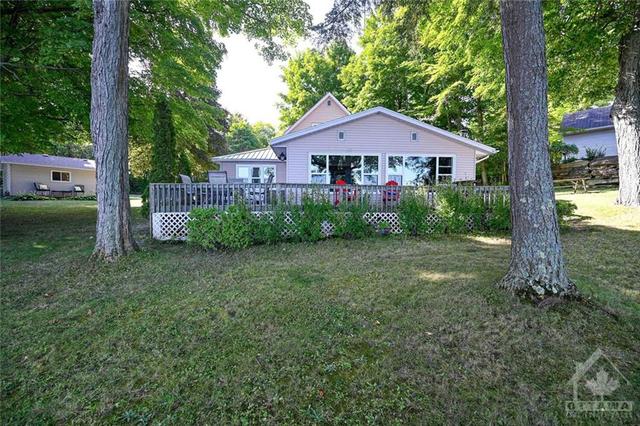 36 R3 Road, House detached with 4 bedrooms, 2 bathrooms and 4 parking in Rideau Lakes ON | Image 1