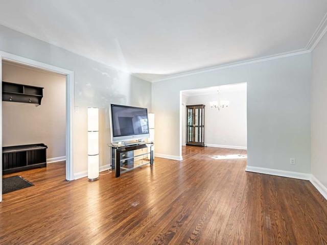 1 Crocker Ave, House detached with 3 bedrooms, 2 bathrooms and 4 parking in Toronto ON | Image 2