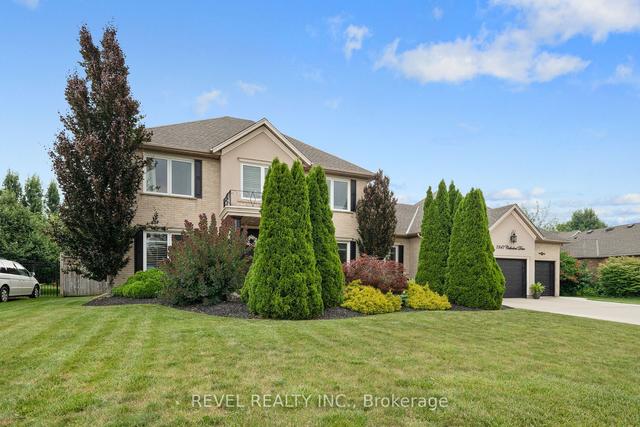 7847 Cathedral Dr, House detached with 4 bedrooms, 3 bathrooms and 9 parking in Niagara Falls ON | Image 12