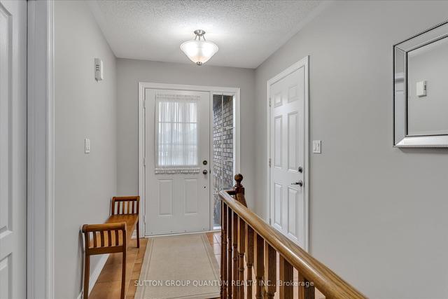 10 Holtom St, House detached with 2 bedrooms, 2 bathrooms and 6 parking in Kawartha Lakes ON | Image 34