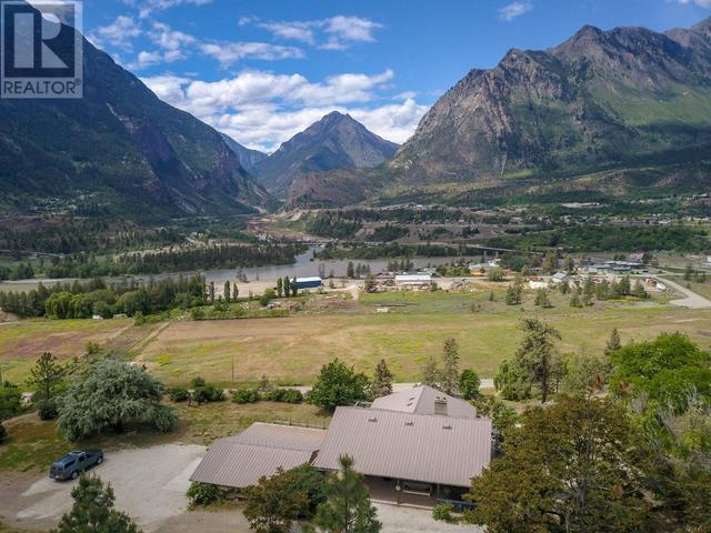 102 Pine Ridge Road, House detached with 2 bedrooms, 3 bathrooms and null parking in Lillooet BC | Image 1