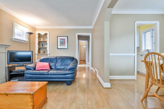 594 Broadway Ave, House detached with 2 bedrooms, 1 bathrooms and 2 parking in Toronto ON | Image 18