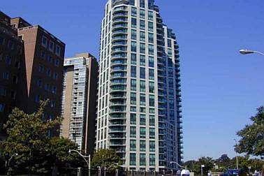 1013 - 300 Bloor St E, Condo with 1 bedrooms, 1 bathrooms and 1 parking in Toronto ON | Image 1
