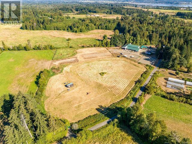 3155 Grant Rd, House detached with 2 bedrooms, 1 bathrooms and 10 parking in Comox Valley A BC | Image 6