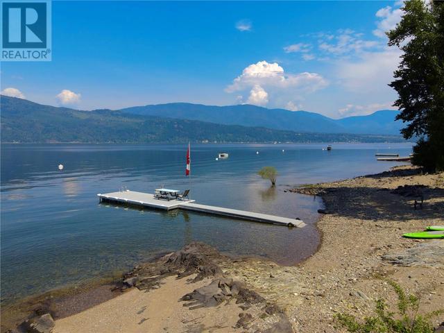 2522 Eagle Bay Road, House detached with 5 bedrooms, 3 bathrooms and 8 parking in Columbia Shuswap C BC | Image 10