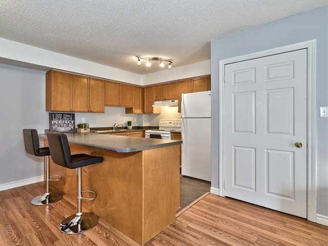 1002 - 1701 Lampman Ave, Condo with 2 bedrooms, 2 bathrooms and 2 parking in Burlington ON | Image 5