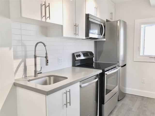 Unit 3 - 336 Campbell 2nd Floor Ave, House semidetached with 2 bedrooms, 1 bathrooms and 4 parking in Toronto ON | Image 6